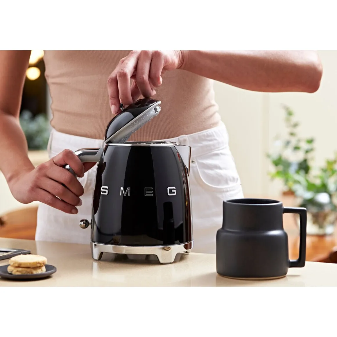SmegMini-Wasserkocher 0,8 l 1400 W 50’s Style schwarz